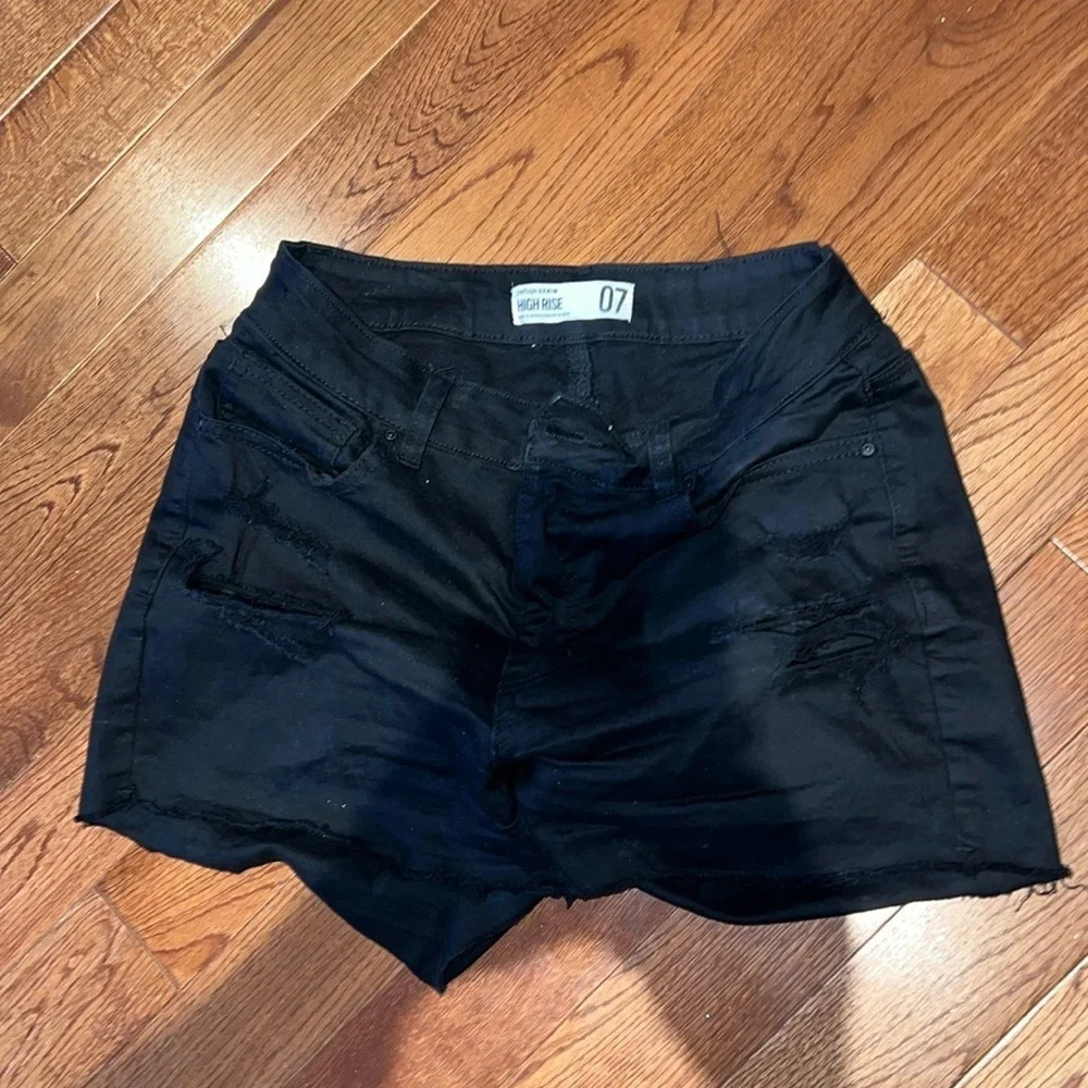 Refuge black vintage style distressed high rise denim shorts Sz 7